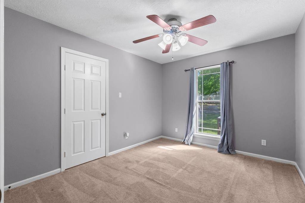 Secondary bedroom (3) 1st floor