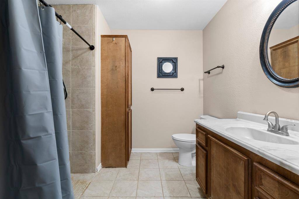 Guest House bathroom