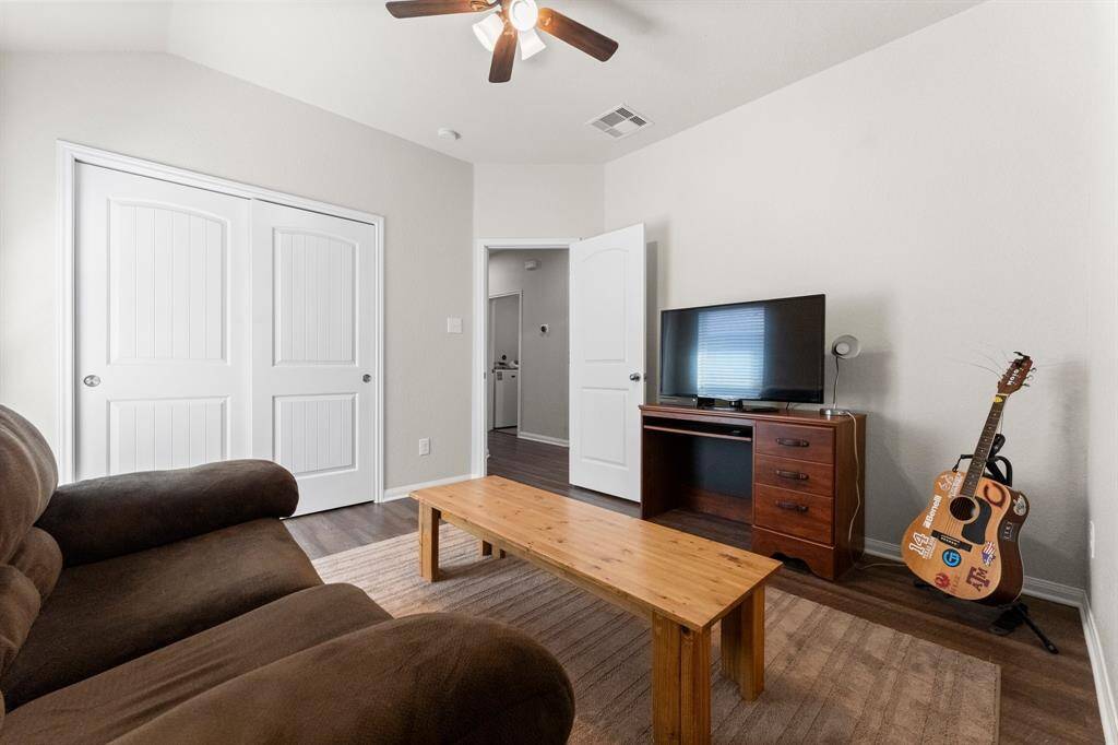 Double sliding closet doors in this bedroom. ALL doors inside were freshly painted in 2022.