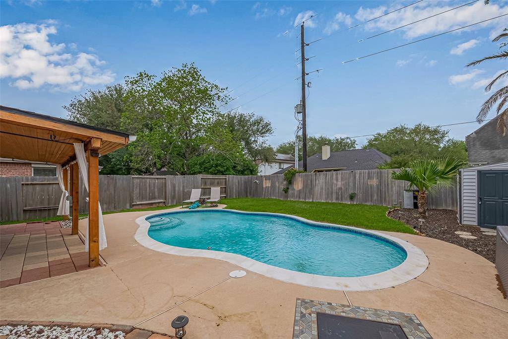 Ride out Houston's hot summer in your sparkling pool