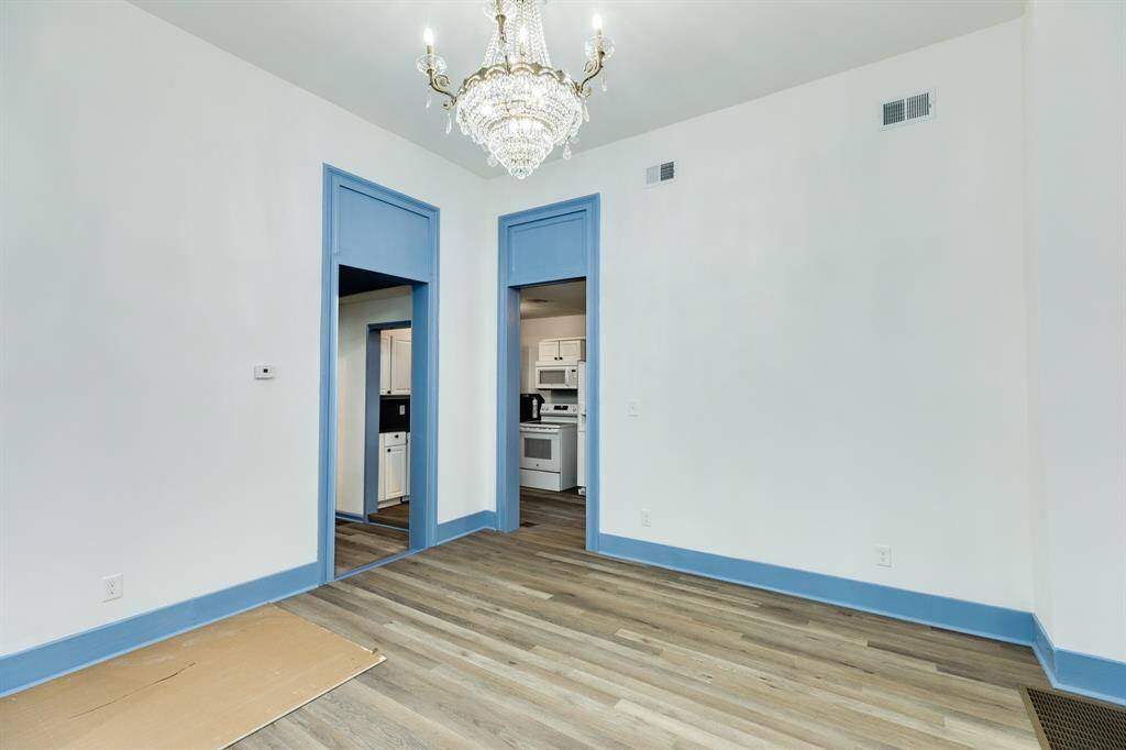 dining room in downstairs unit 1