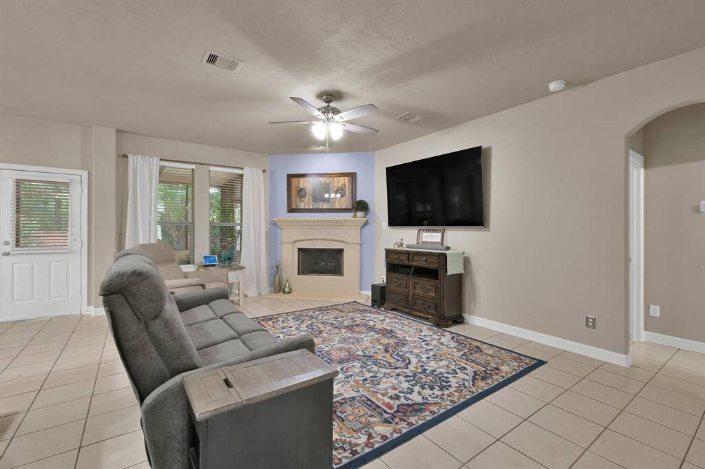 Living room with gas fire place