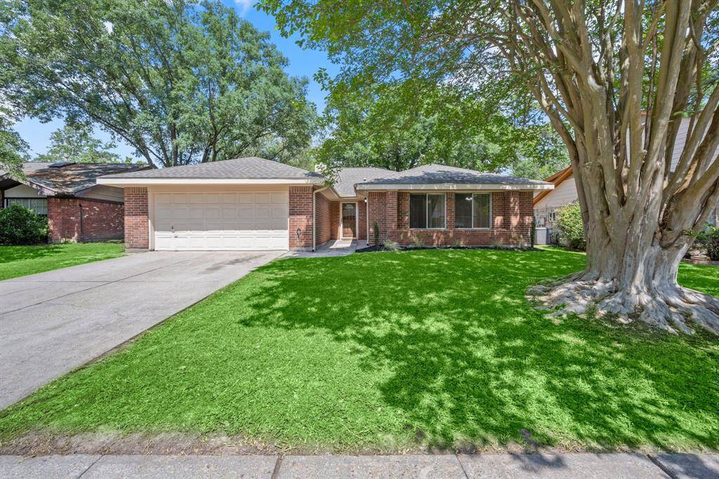 Welcome to 17714 Mellow Ridge Dr. Lets take a look.