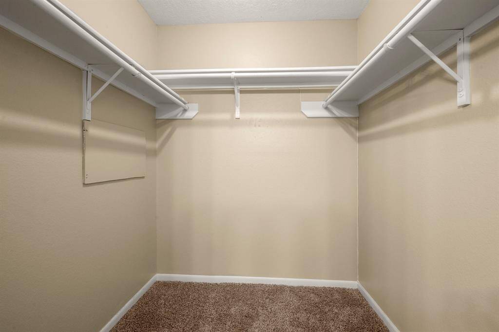 AMAZING closet space