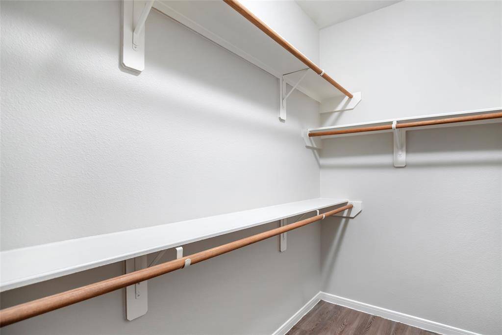 Spacious downstairs primary bedroom walk-in closet