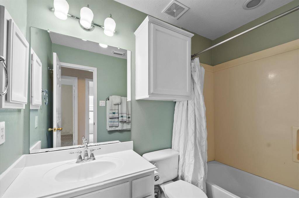 Bath 2 upstairs