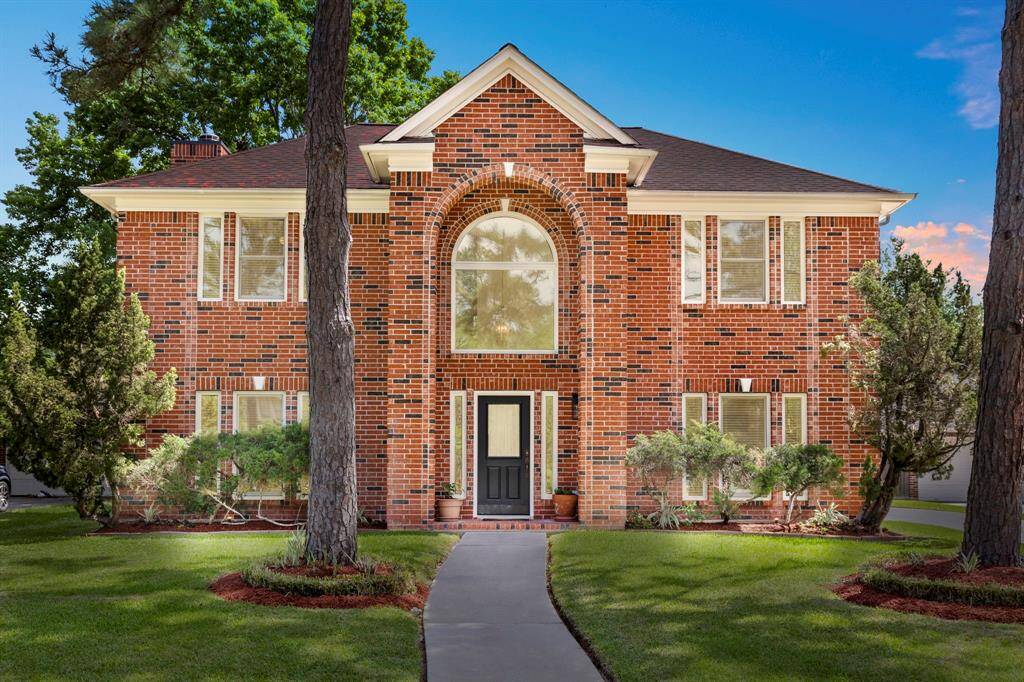 Welcome to 18302 Fernbluff Drive!