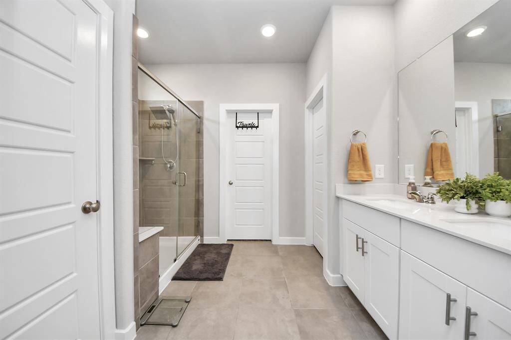 Primary bath with walk in closet