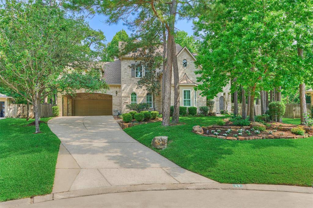Welcome home to 19 Millwright Place!