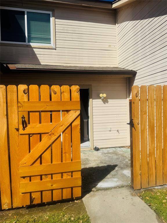 New gate