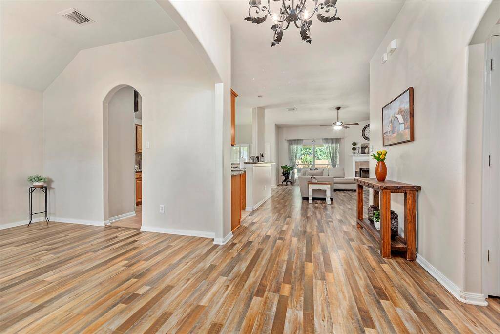 Spacious Entryway