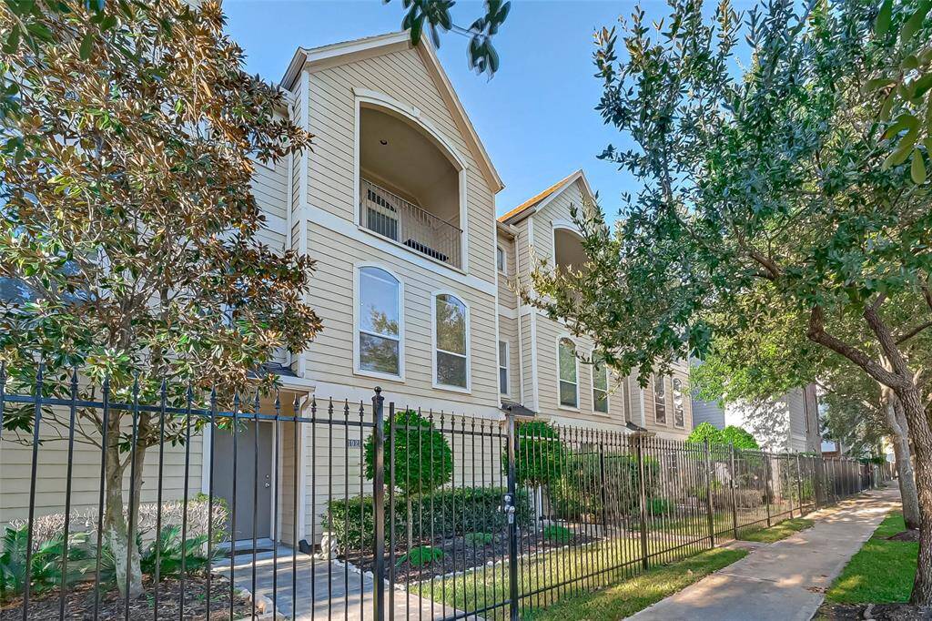 Welcome to 1922 Prospect.