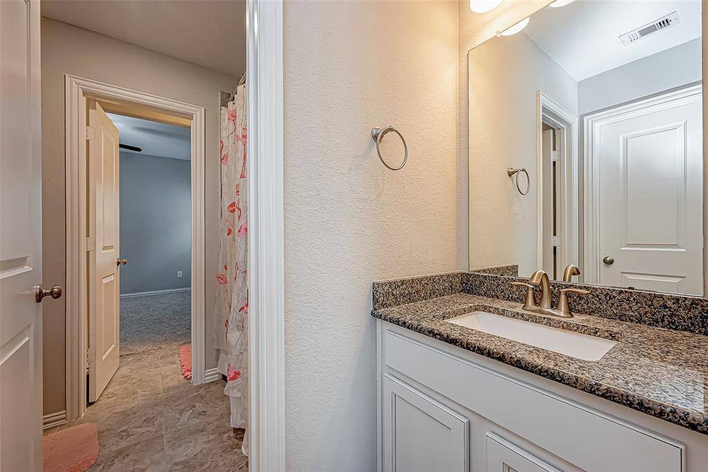 Upstairs Jack & Jill Bathroom