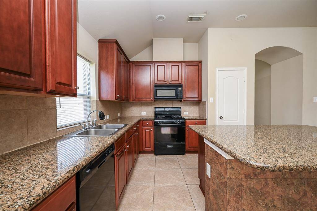 Lots of kitchen cabinets