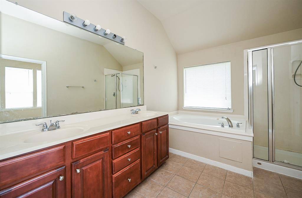 Double sink in Primary bathroom