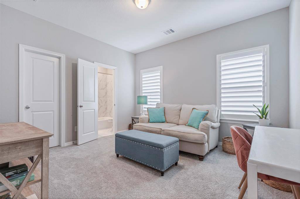Fifth bedroom with plantation shutters
