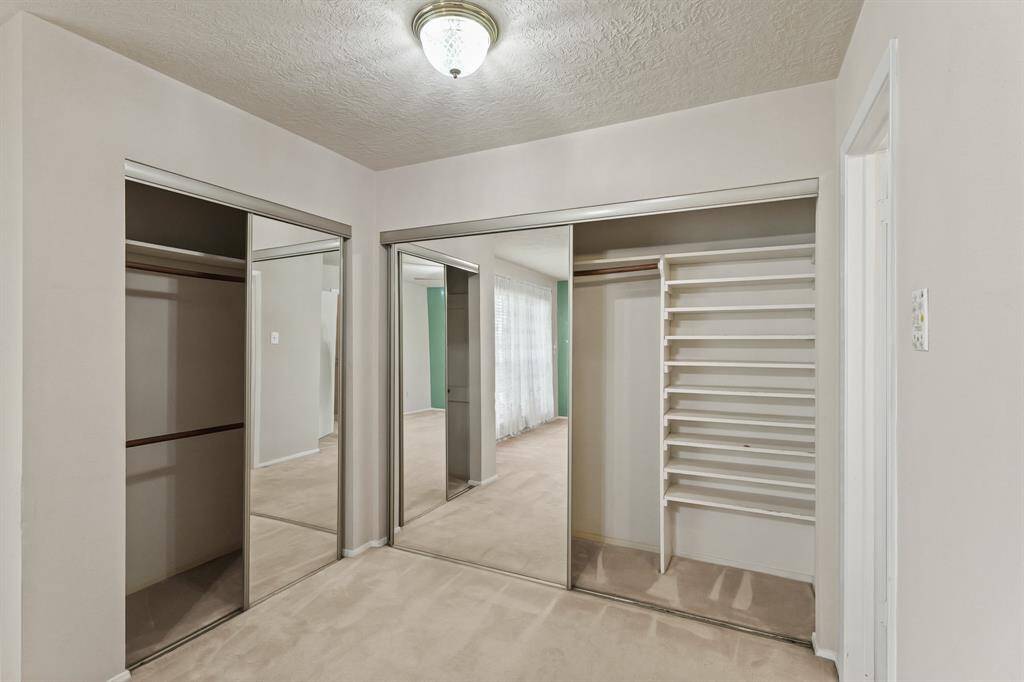 Ample closet space with sleek mirrored doors for all your fashion feats!