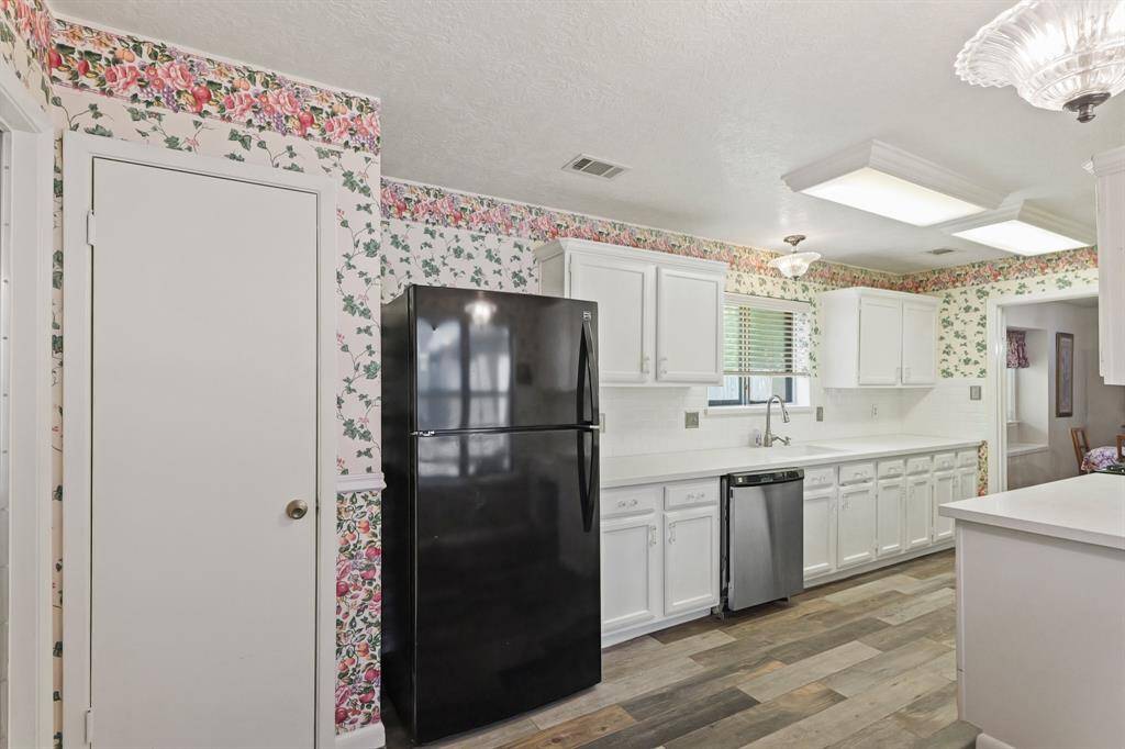 The Refrigerator will stay with the home.