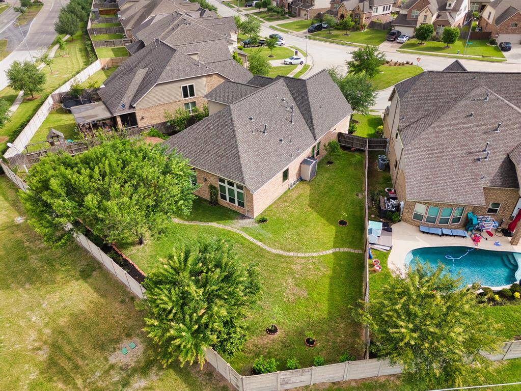 No back neighbors and tons of outdoor space!