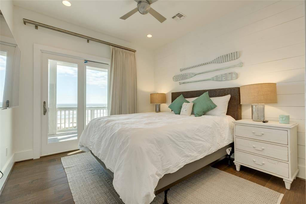 Bedroom 2 is an ensuite