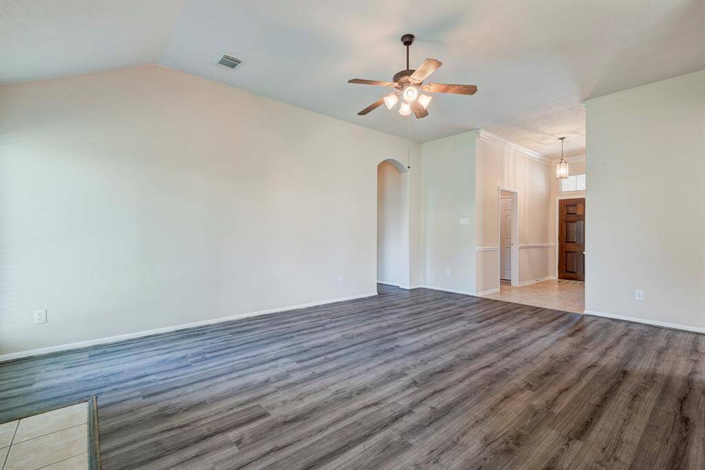 The arched opening leads to the bedrooms.