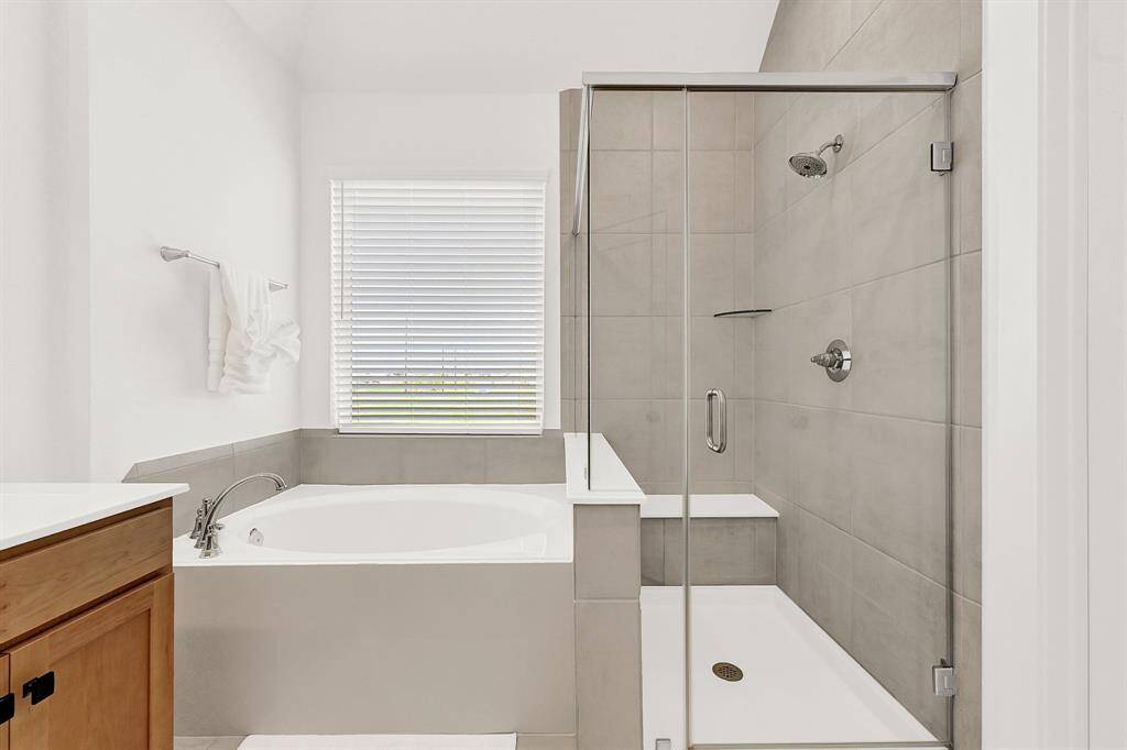 Separate Tub/Shower