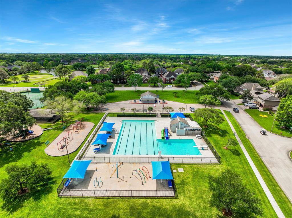 The pool is home to the summer swim team Harbour Tide! Notice the splash pad as well.