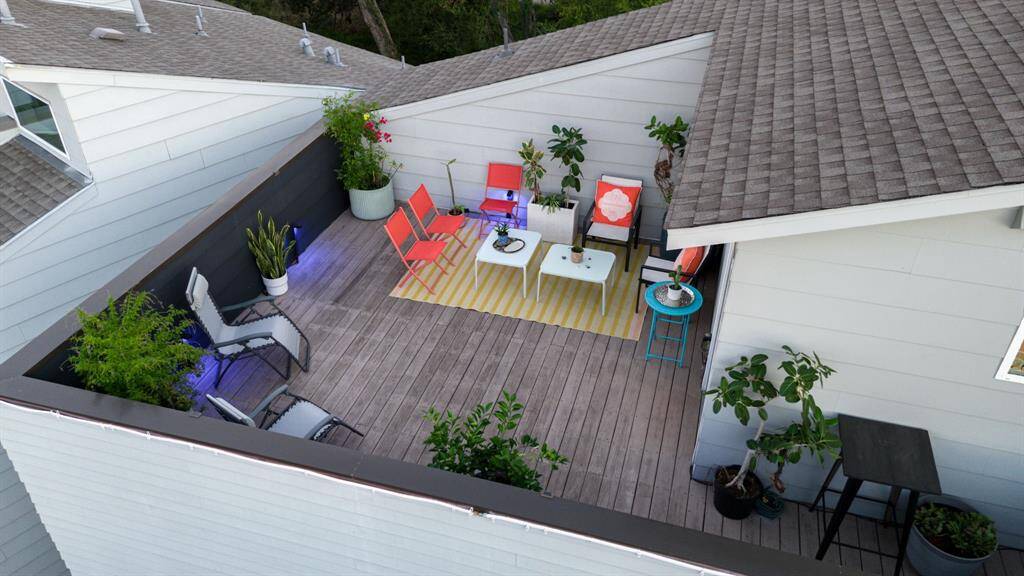 Roof top deck is located on the 4th landing