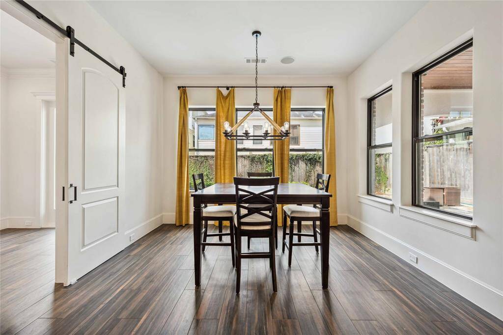 Breakfast Nook