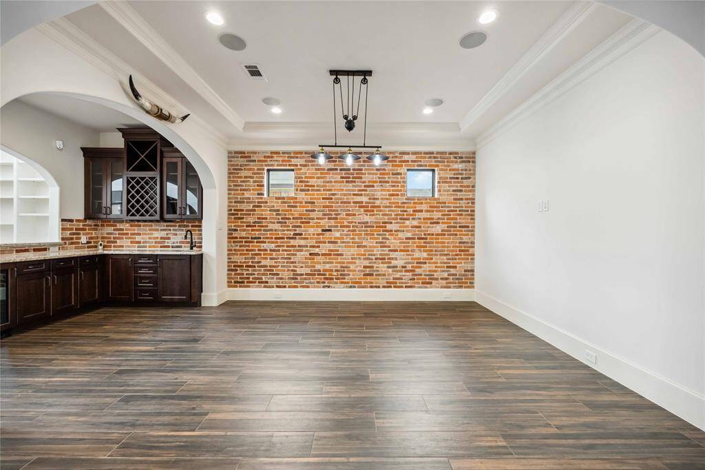 Flex Space, Den, Pool Area, Formal Dining
