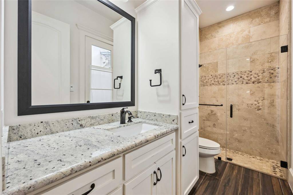 Downstairs Bedroom ensuite bath