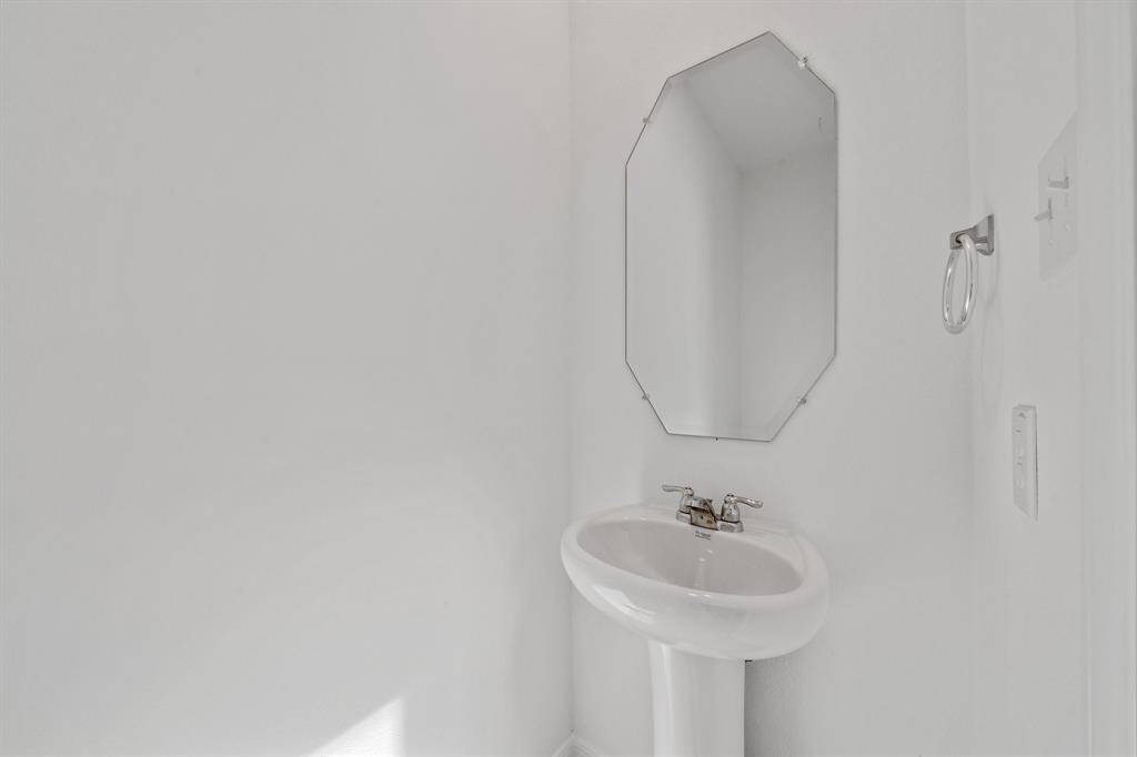 MODEL HOME images may NOT be consistent with the finished product.