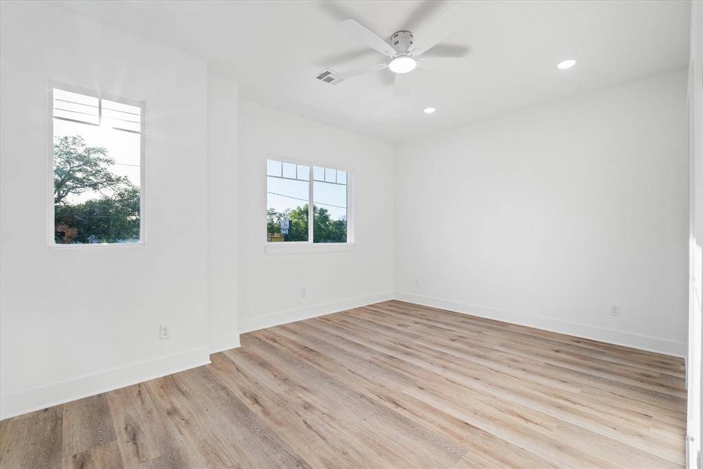Welcome! This home is walking distance to the elementary, junior high, AND high school!