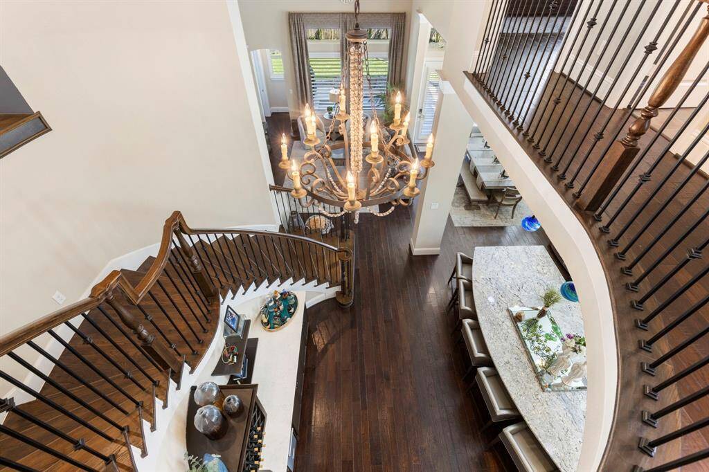 Gorgeous soaring ceilings!
