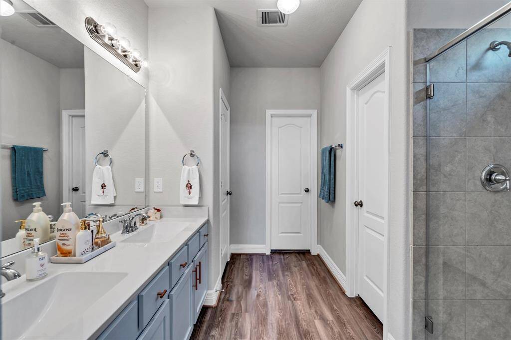 Primary Bathroom 1st floor