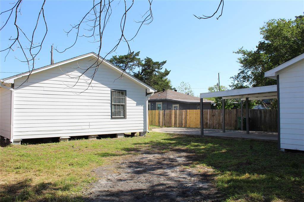 Create the backyard oasis of your dreams on this spacious lot!