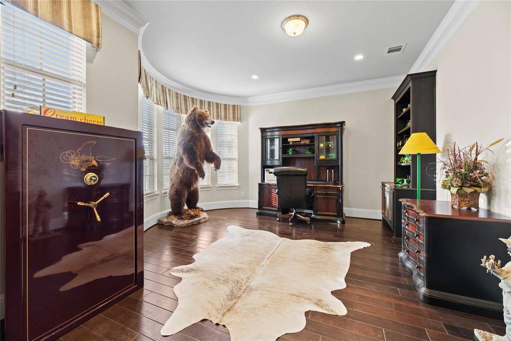 A private study adds a touch of sophistication and privacy to the home. It suggests a space dedicated to concentration, creativity, and productivity.