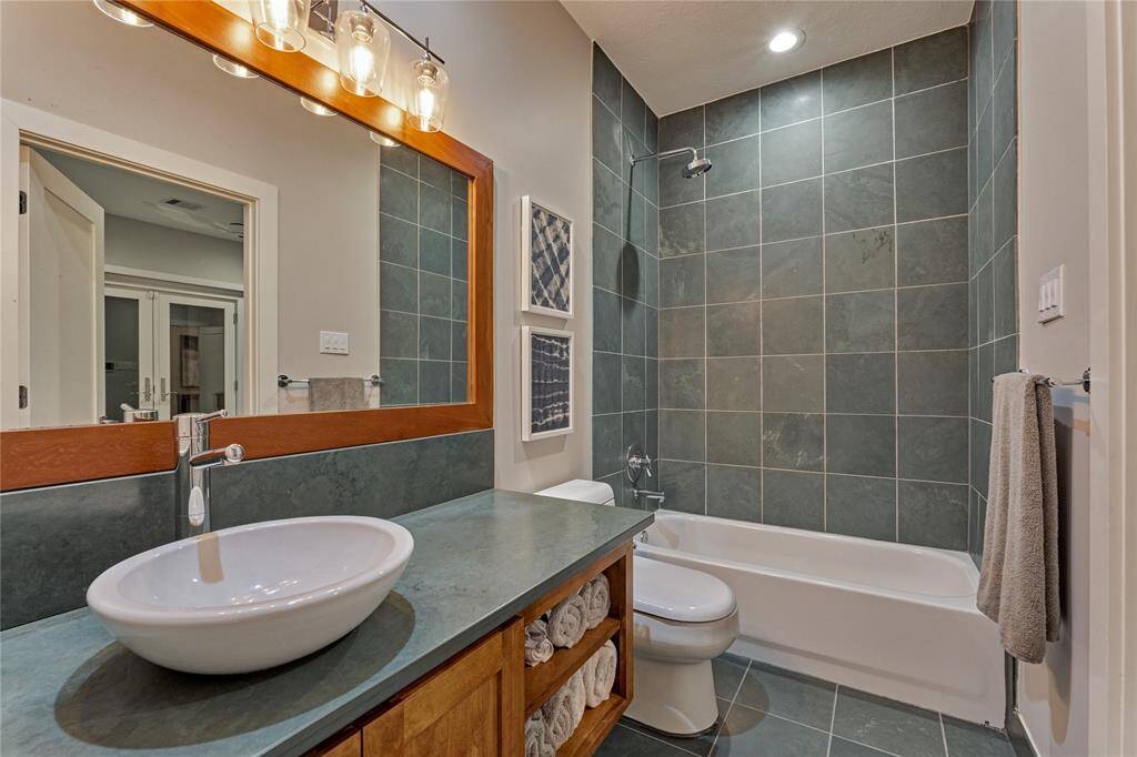 Private ensuite for guest bedroom #2.
