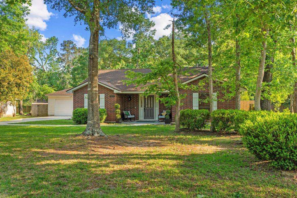 Discover this charming North/South facing home with low utilities, minimal HOA fees, and a pristine yard. Perfect for comfortable living!