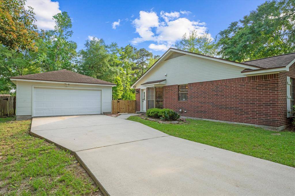 Convenient driveway access to laundry area.