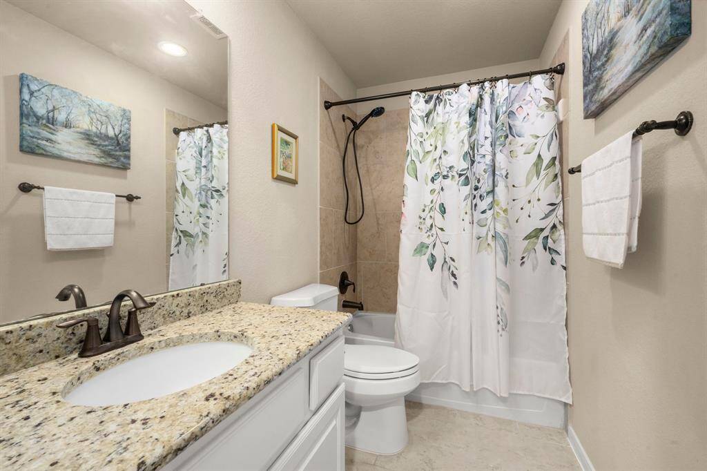 Full size bathroom for your guest upstairs.