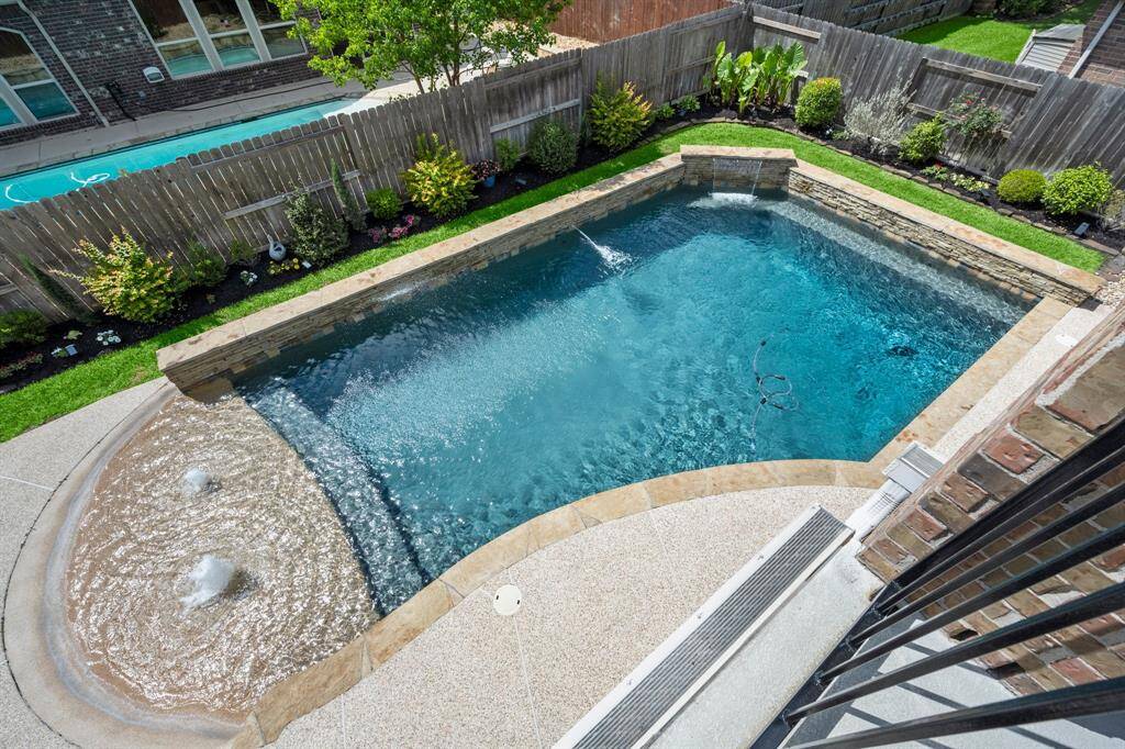 With no steps to navigate, it’s perfect for lounging, wading, and soaking up the sun in total comfort.