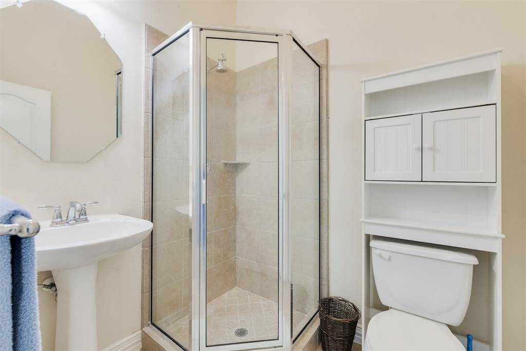 This house comes with 4 BATHROOMS every room comes with its own bathroom!