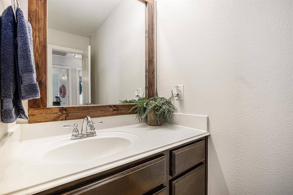 Jack and Jill bath on second floor