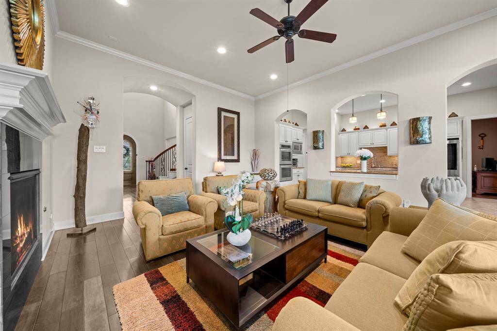 Plenty of space for entertaining and family time