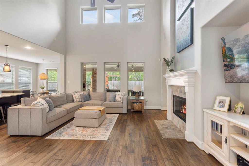 Enjoy an open concept floor plan and 12 ft ceilings!