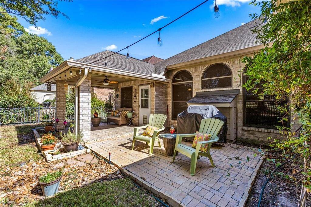 Discover your tranquil backyard retreat with cooling shade from established trees and stunning views of the manicured golf course. Ideal for your morning coffee or evening entertainment, this inviting space invites relaxation on your private patio.