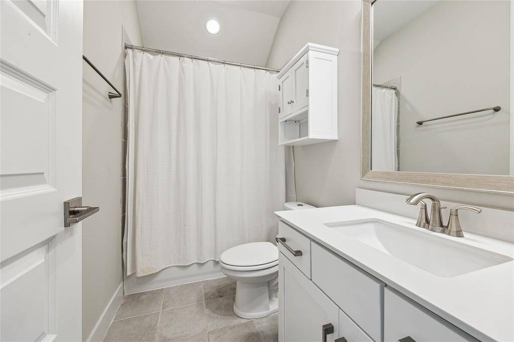 secondary bath