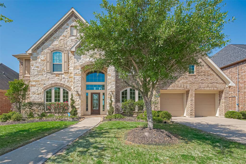 Welcome home to 2710 Carlson Manor Dr! This home features a 3 car garage and double wide driveway located on a quiet cul-de-sac street.