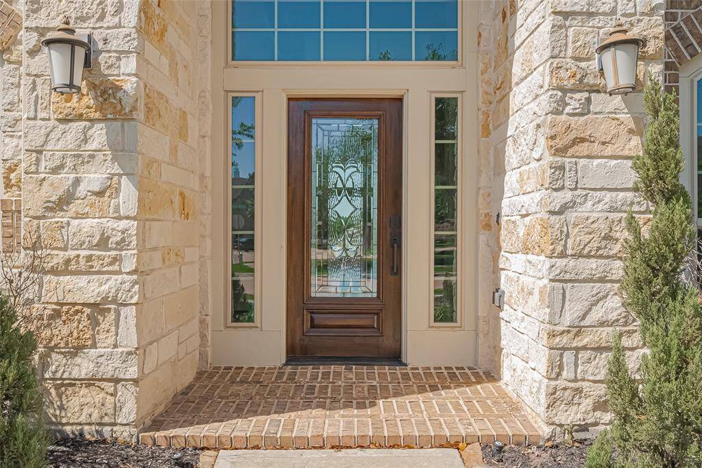 Covered entryway to protect your guests and packages from the weather!